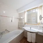 호텔 Bilderberg Kasteel Vaalsbroek 4*